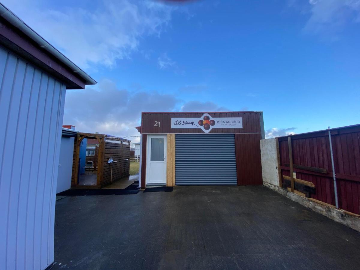 Brimarsbru Sleep Inn-Art Gallery Njarthvik Exterior photo